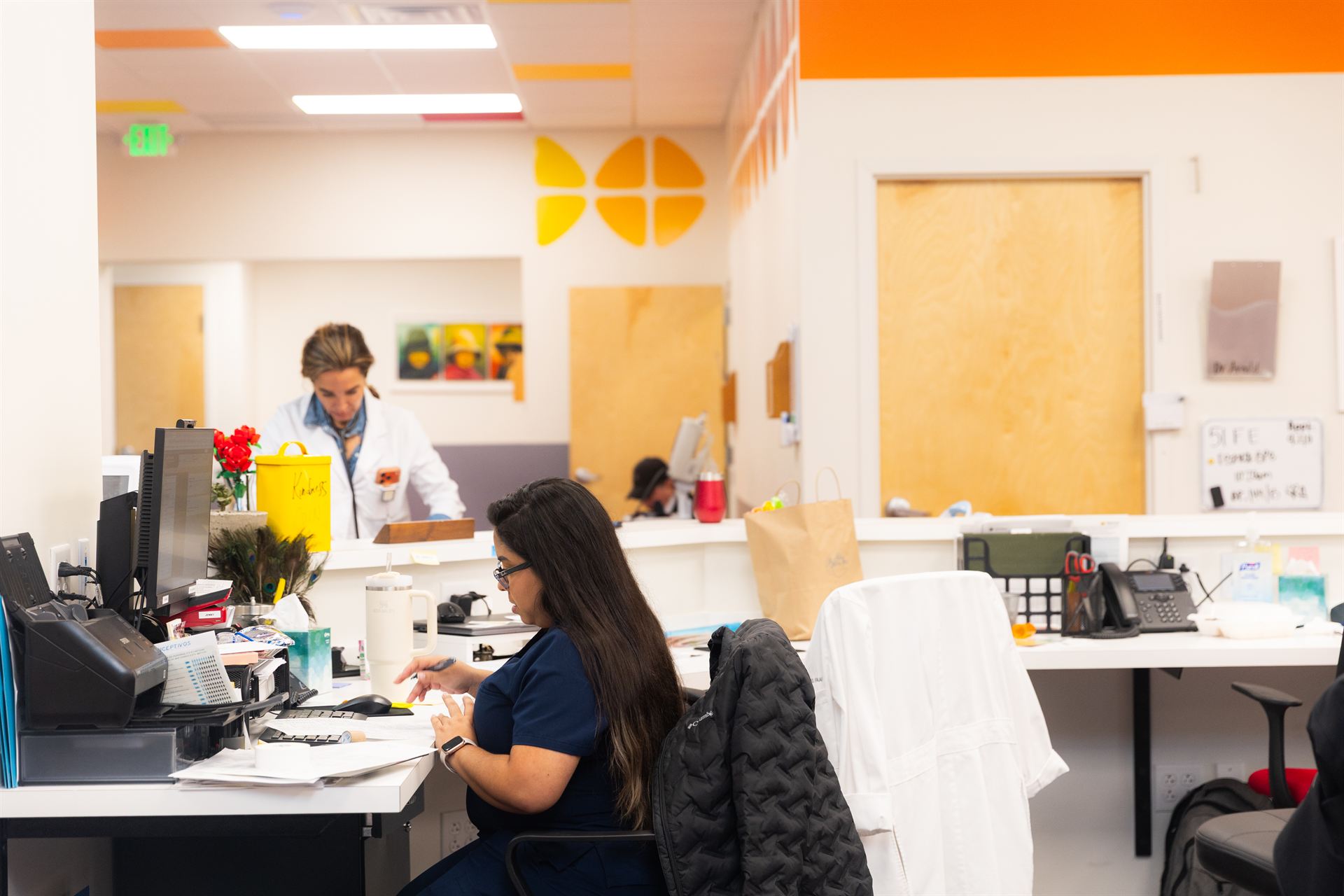 The Clínica Médicos care team at work